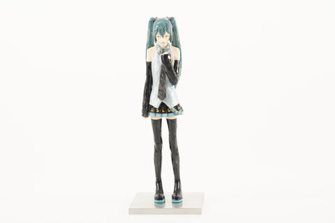 CU2315-The day I became Hatsune Miku /Ⅱ, HIROTO KITAGAWA, 2023Glaze, Ceramic11.0 × 8.0 × 46.0 cm