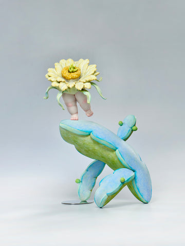 Dance of Sunlight, HUANG PIN TONG, 2025Acrylic on camphor wood33.6 × 24.5 × 47.0 cm