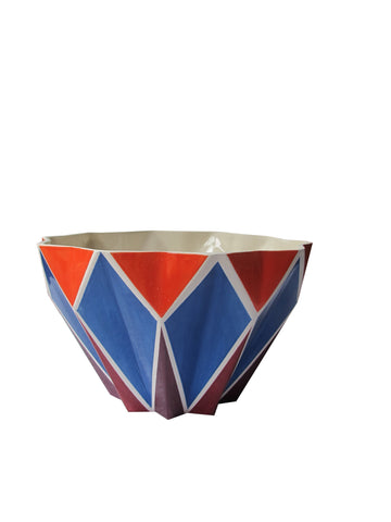 Tulip, NURIA MORA, 2025Ceramic and enamel hpm14.0 × 23.0 cm