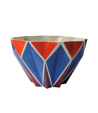 Tulip, NURIA MORA, 2025Ceramic and enamel hpm14.0 × 23.0 cm