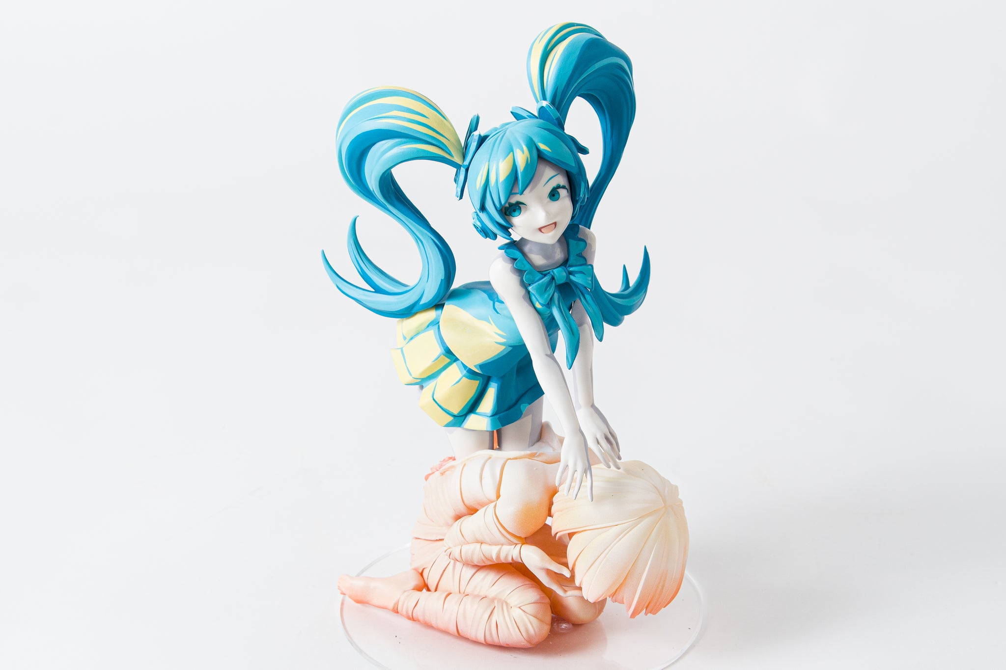 Miku's pupa (2D coloring)