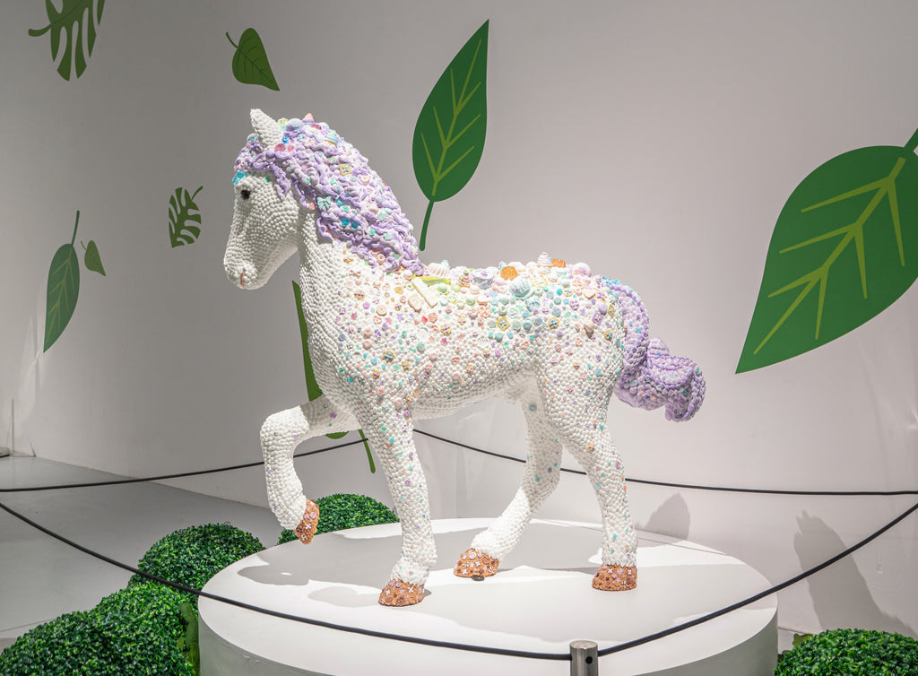 Sanctuary -Sweet Horse-, OSAMU WATANABE, 2022Plastic, Resin135.0 × 126.0 × 31.0 cm