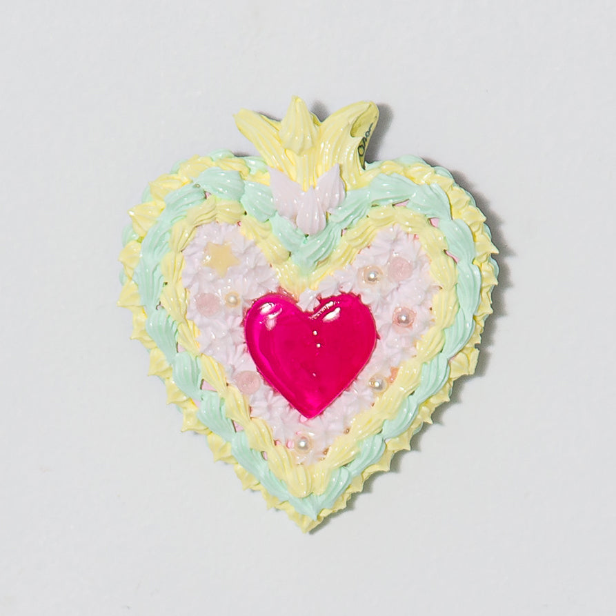 Corazon, OSAMU WATANABE, 2024Mixed media10.0 × 8.0 cm