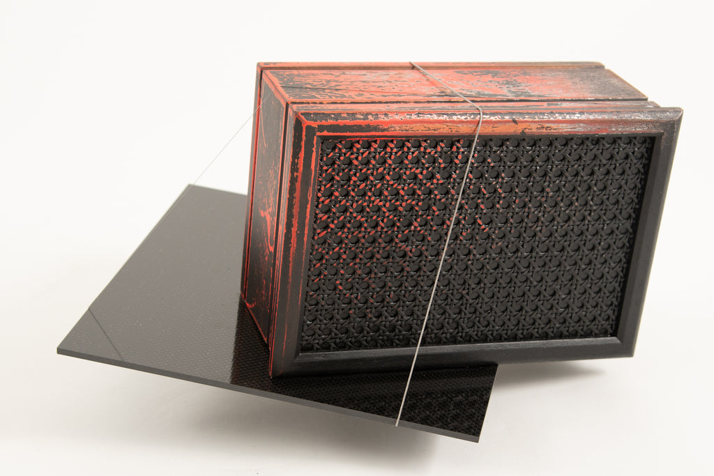 Threshold 6, YOSHIAKI NAKAMURA, 2026Carbon plate, Music box, Wire, Panel, Cotton fabric, Stitched, Acrylic21.3 × 34.0 × 28.0 cm