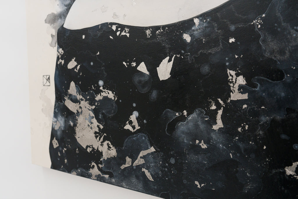 -strie, YU KAWASHIMA, 2024Ink, Mineral pigments, Platinum leaf on hemp paper72.7 × 53.0 cm